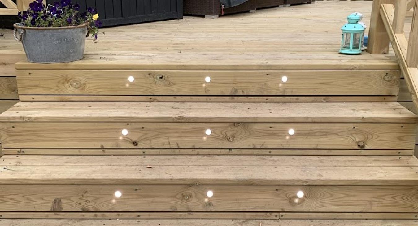 Decking lighting electrician in Bristol